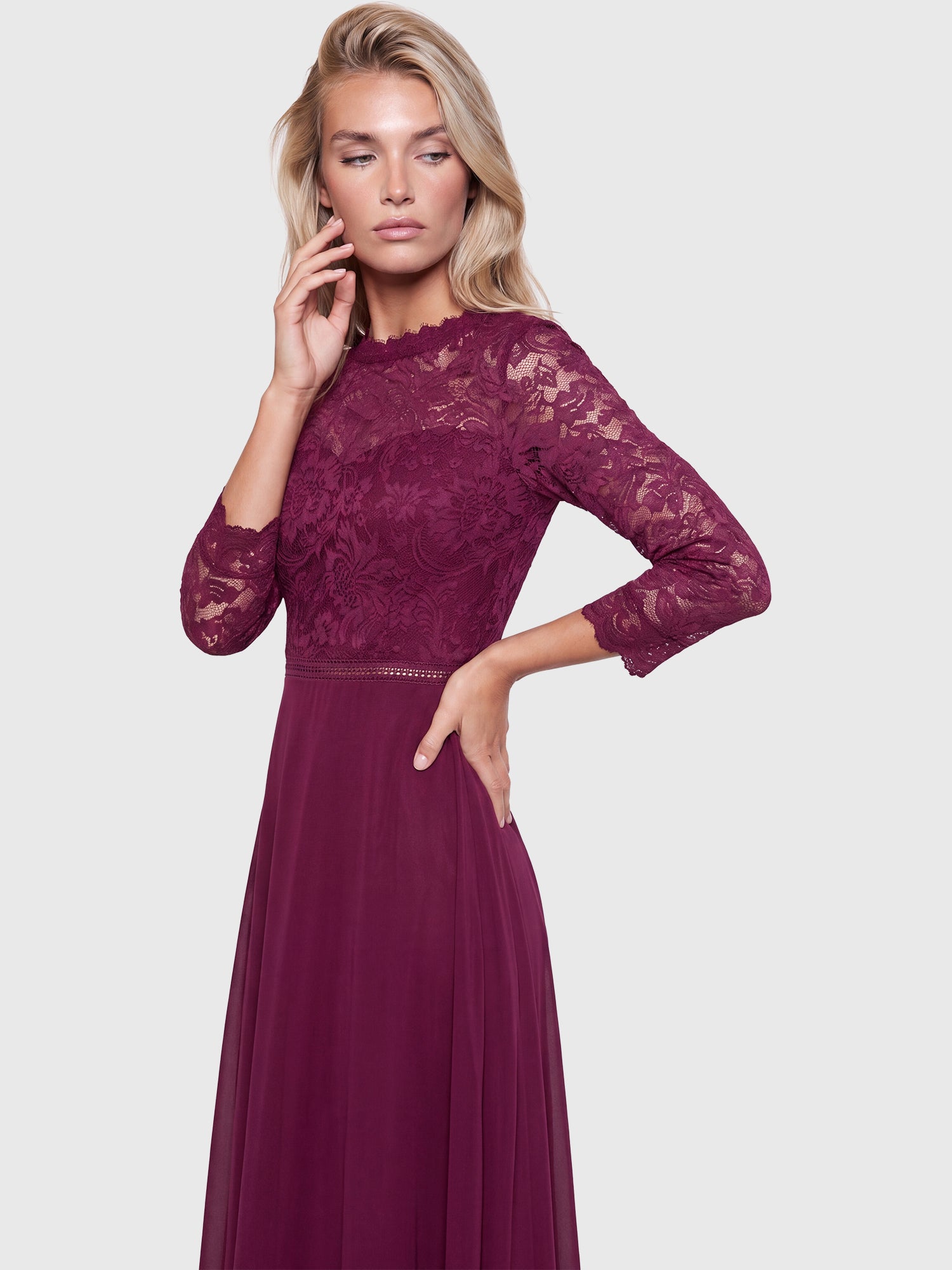 Abendkleid aus Spitze und Chiffon | merlot