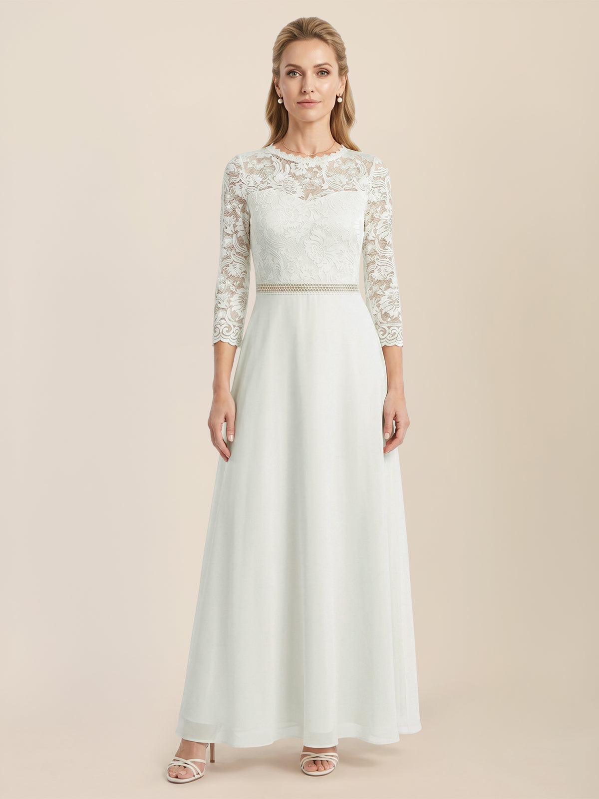 Abendkleid aus Spitze und Chiffon | cream