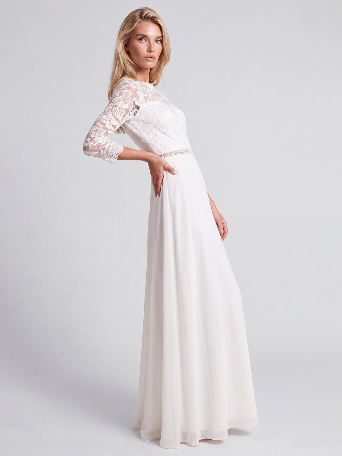 Abendkleid aus Spitze und Chiffon | cream