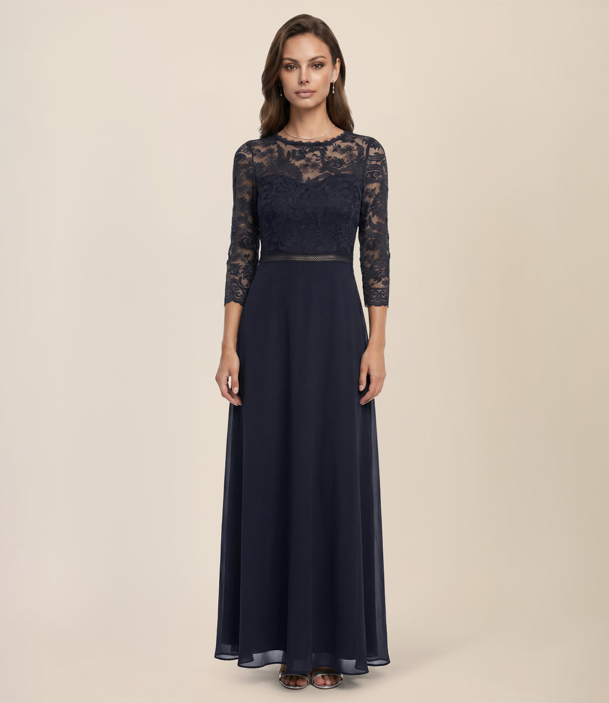 Abendkleid aus Spitze und Chiffon | nachtblau