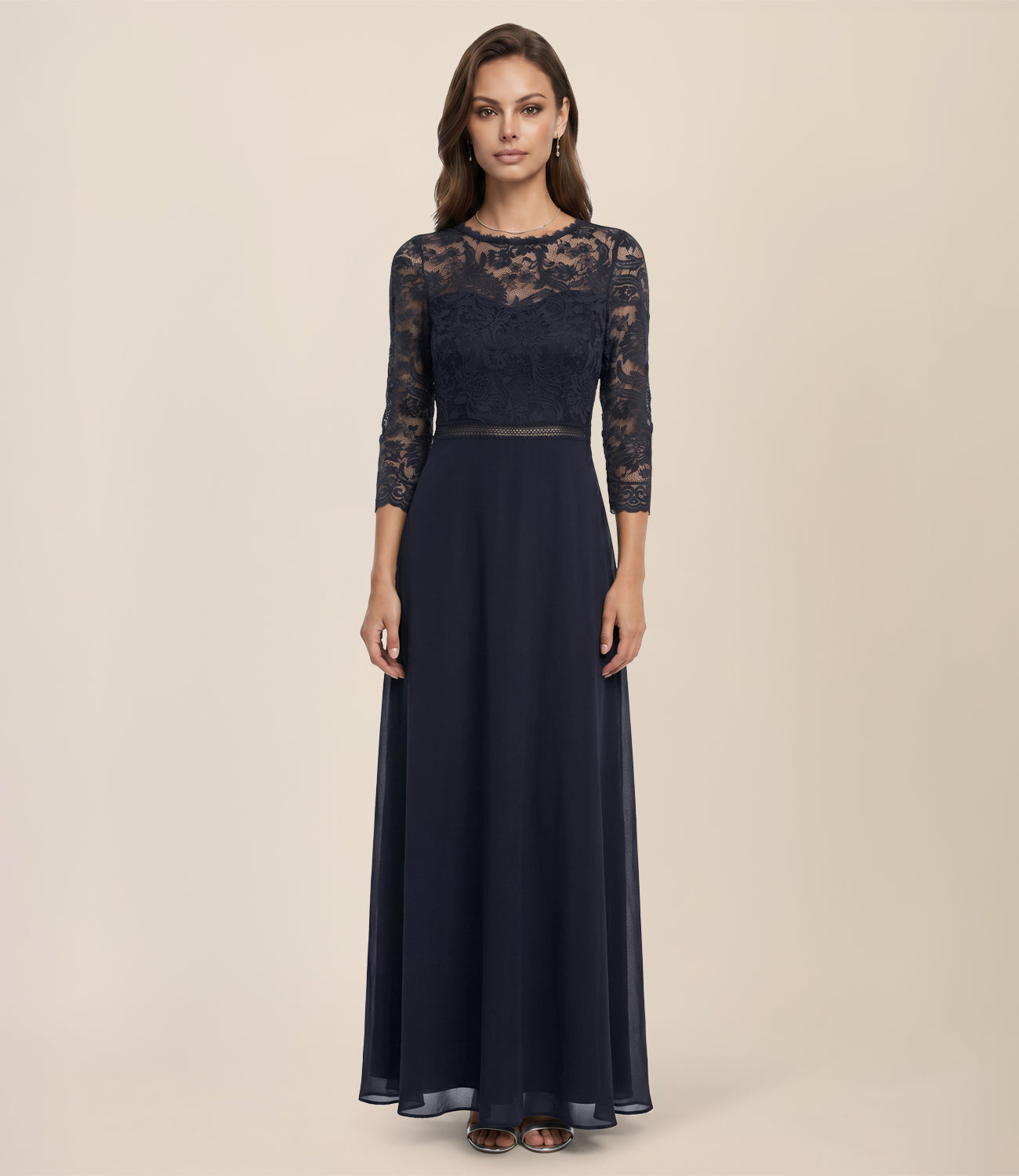 Abendkleid aus Spitze und Chiffon | nachtblau