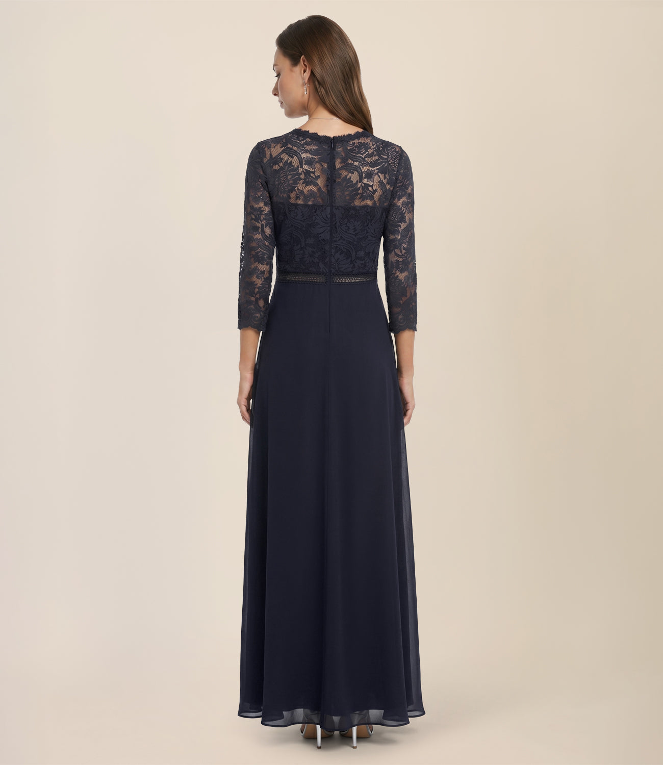 Abendkleid aus Spitze und Chiffon | nachtblau