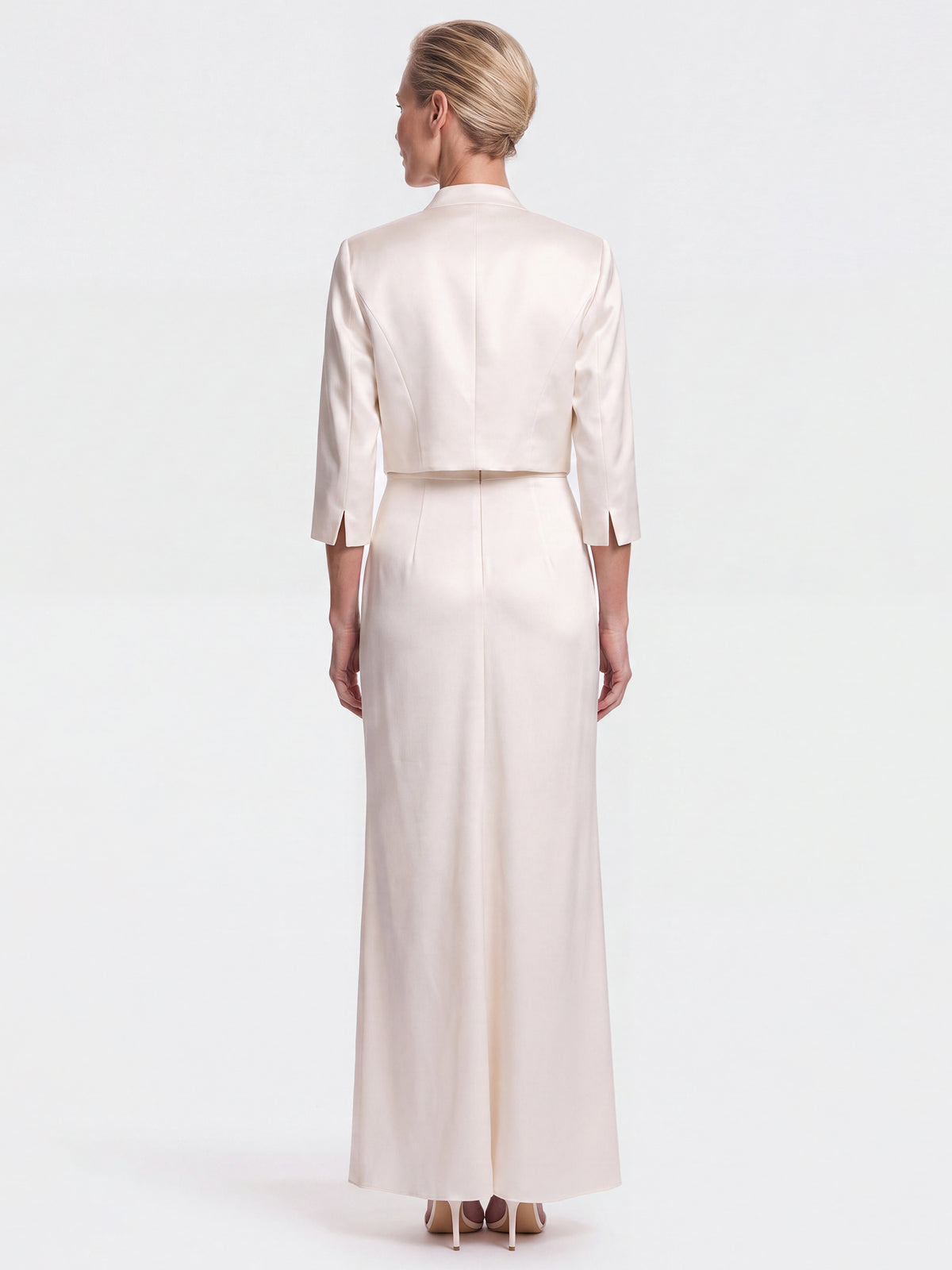 Kleiner Bolero aus elastischer Satinqualität | cream
