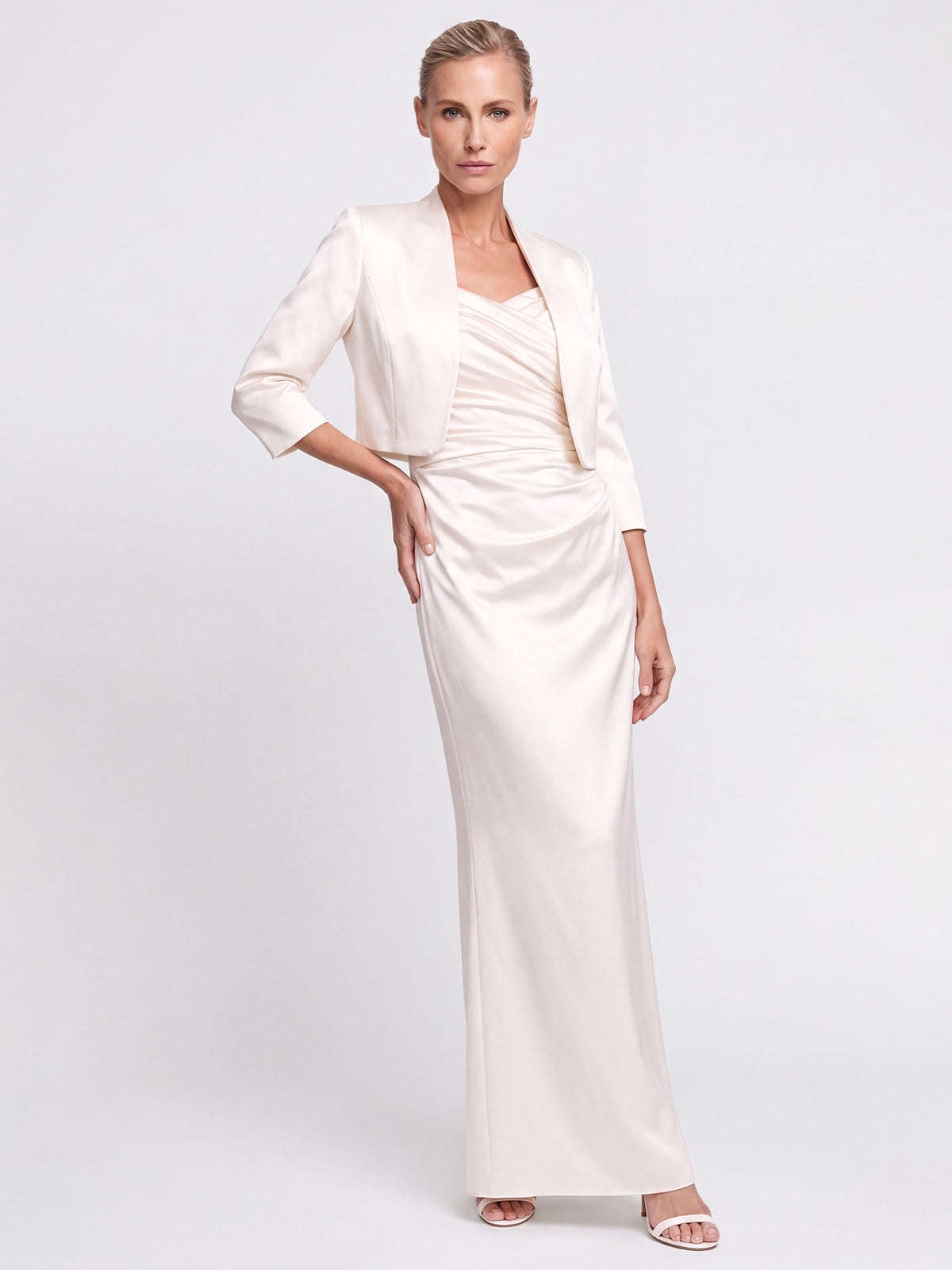 Kleiner Bolero aus elastischer Satinqualität | cream