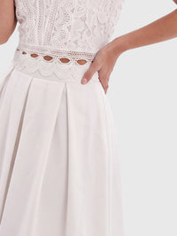 Weitschwingender Rock aus mattschimmerndem Satin | creme