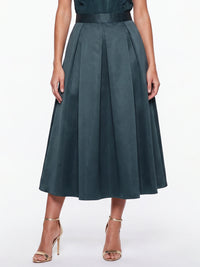 Weitschwingender Rock aus mattschimmerndem Satin | emerald