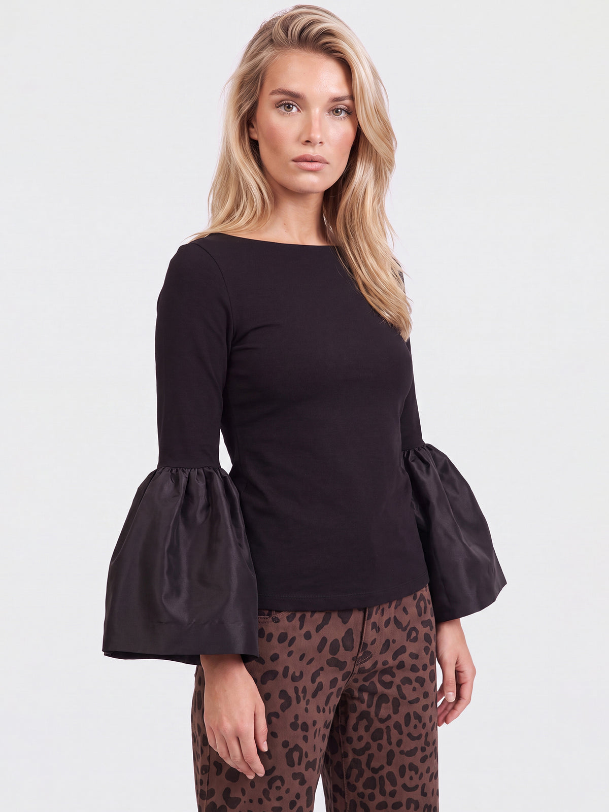 Shirt mit Taftvolants | schwarz