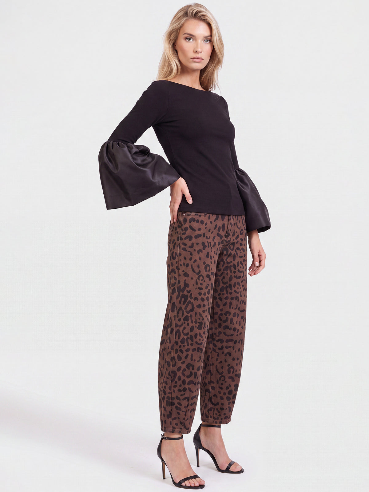 Shirt mit Taftvolants | schwarz