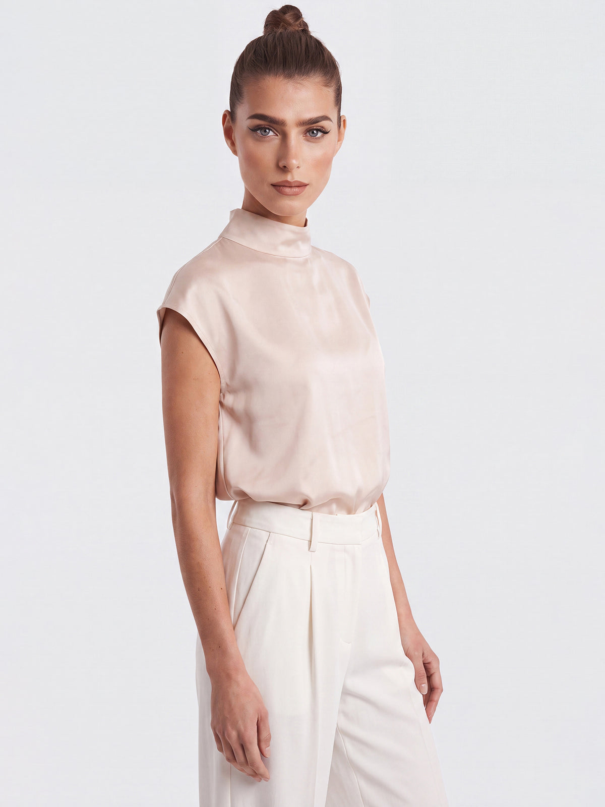 Satinbluse mit Stehkragen | champagner