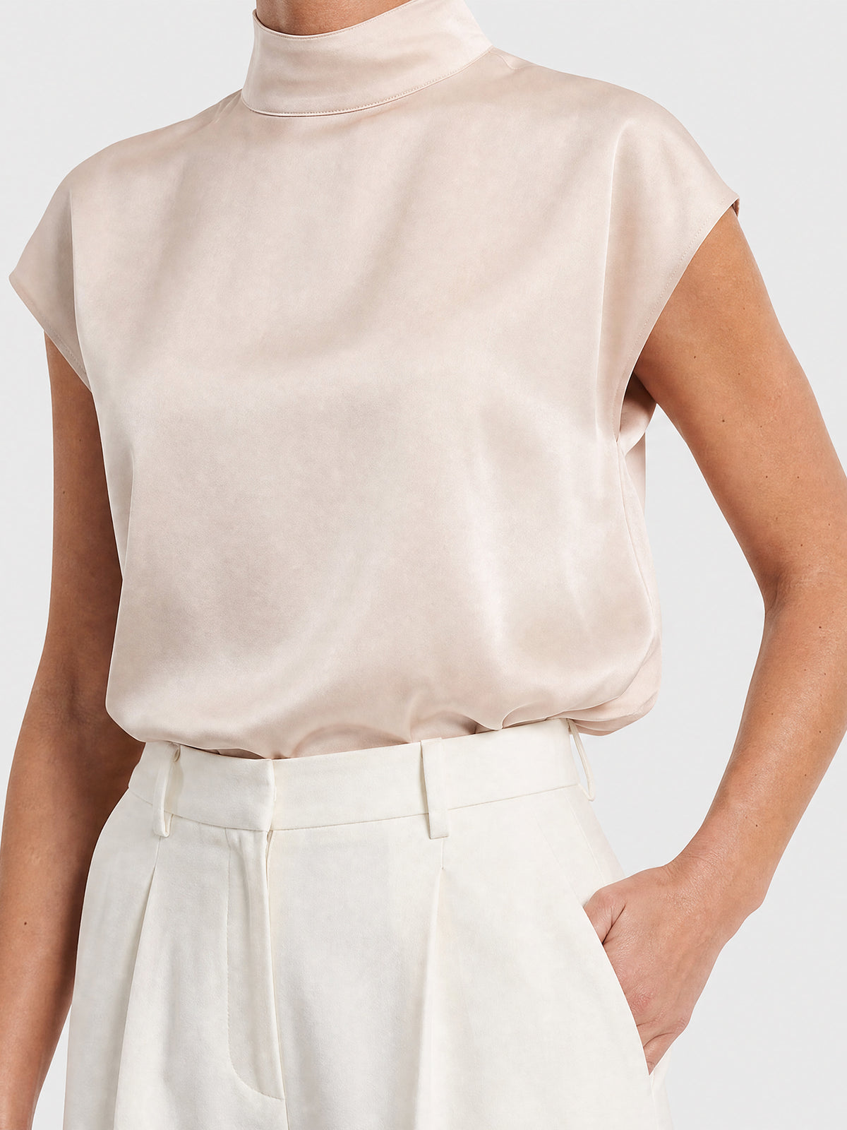 Satinbluse mit Stehkragen | champagner