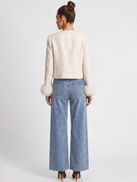 Boucléblazer mit Pailletten und Kunstfellstulpen | creme