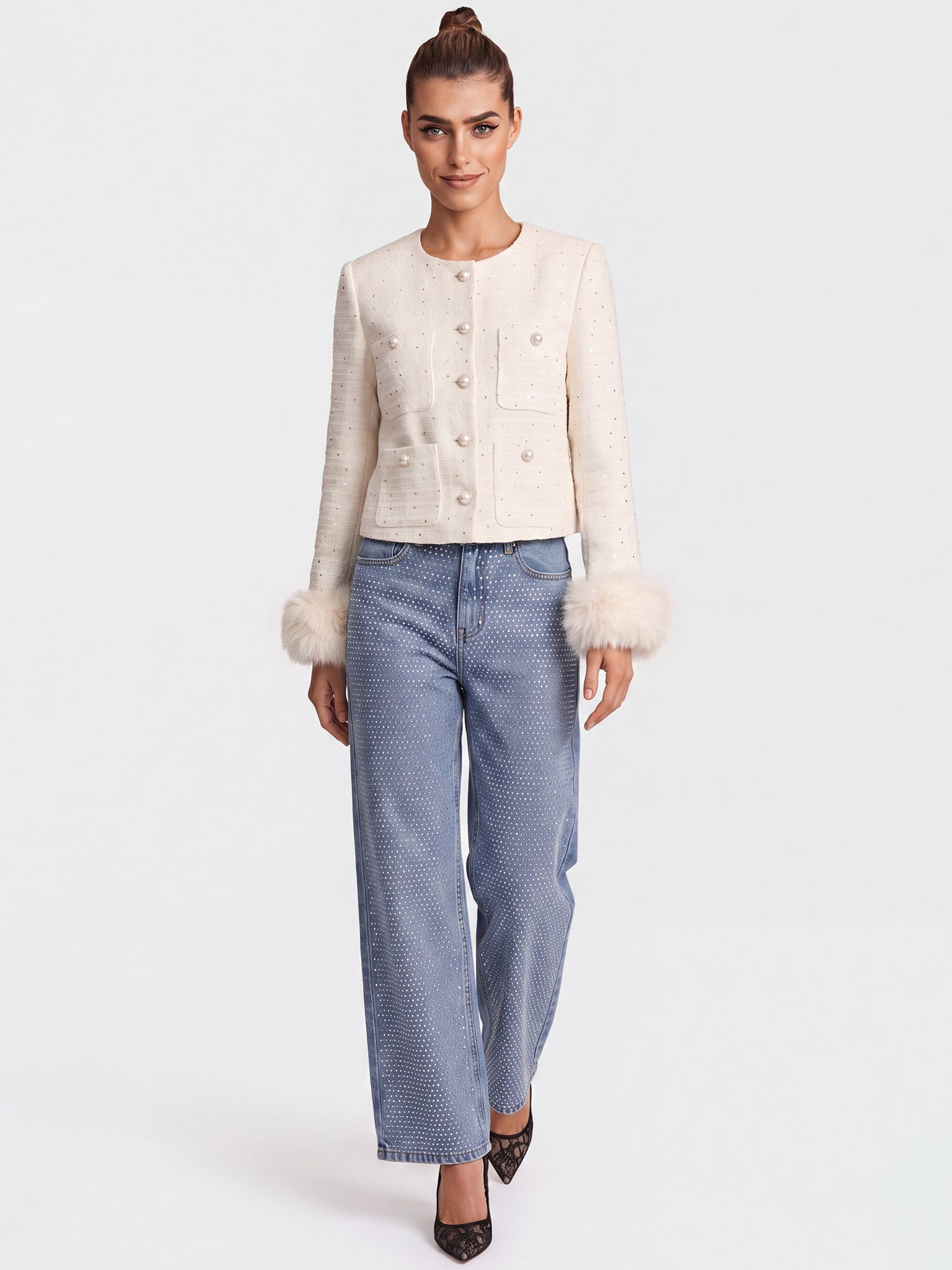 Boucléblazer mit Pailletten und Kunstfellstulpen | creme