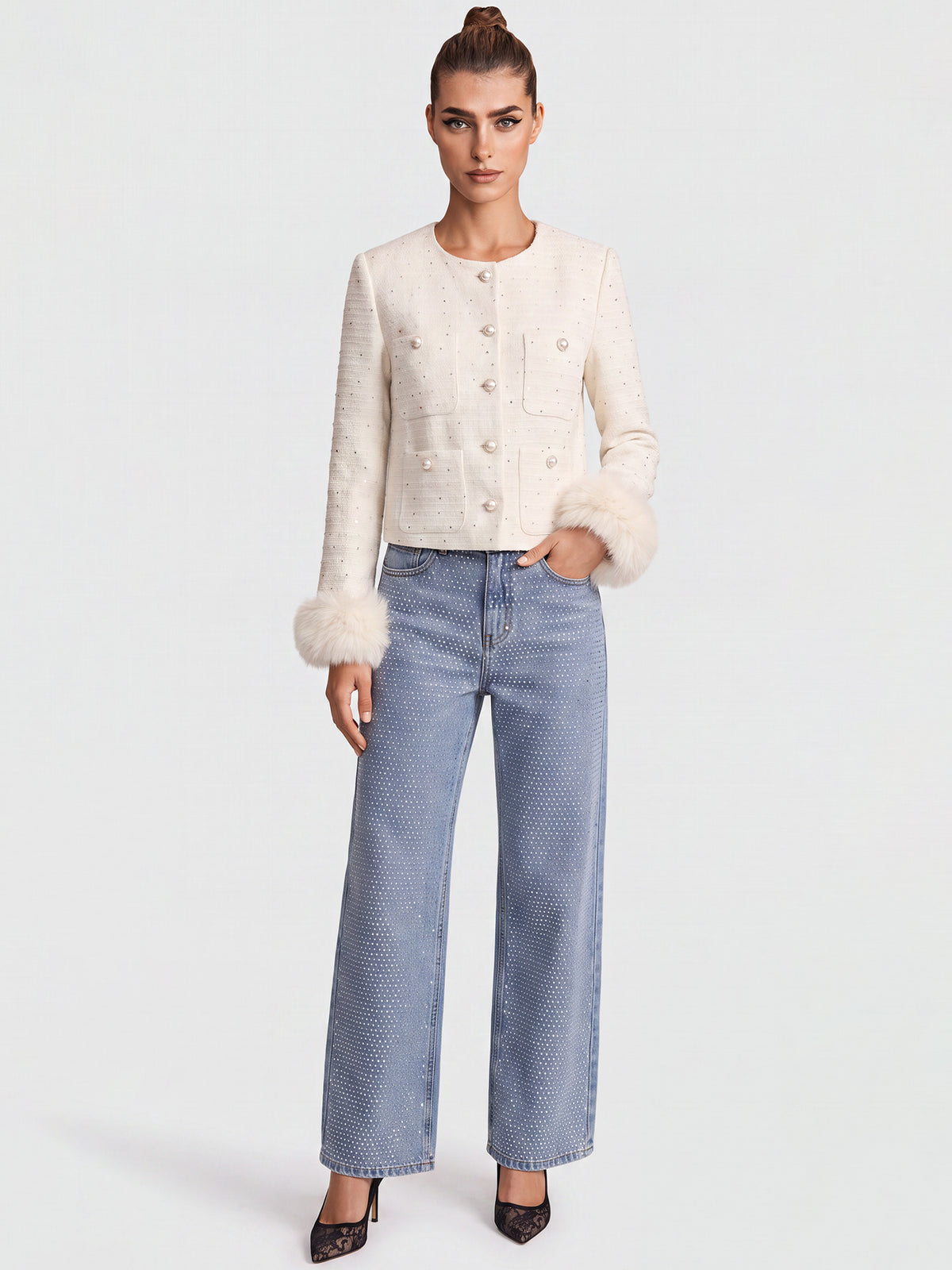 Boucléblazer mit Pailletten und Kunstfellstulpen | creme