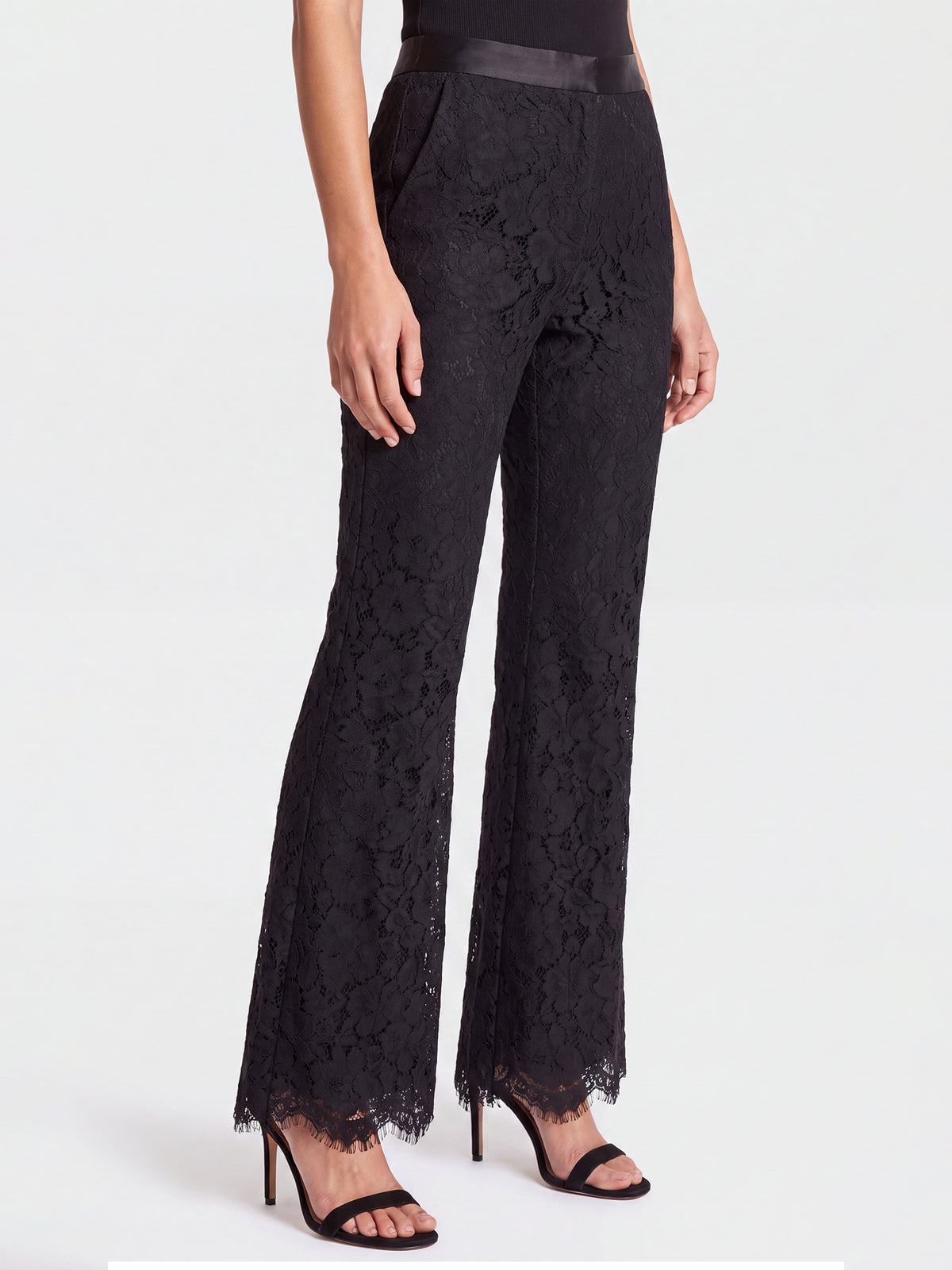 Spitzenhose mit Bootcut | schwarz