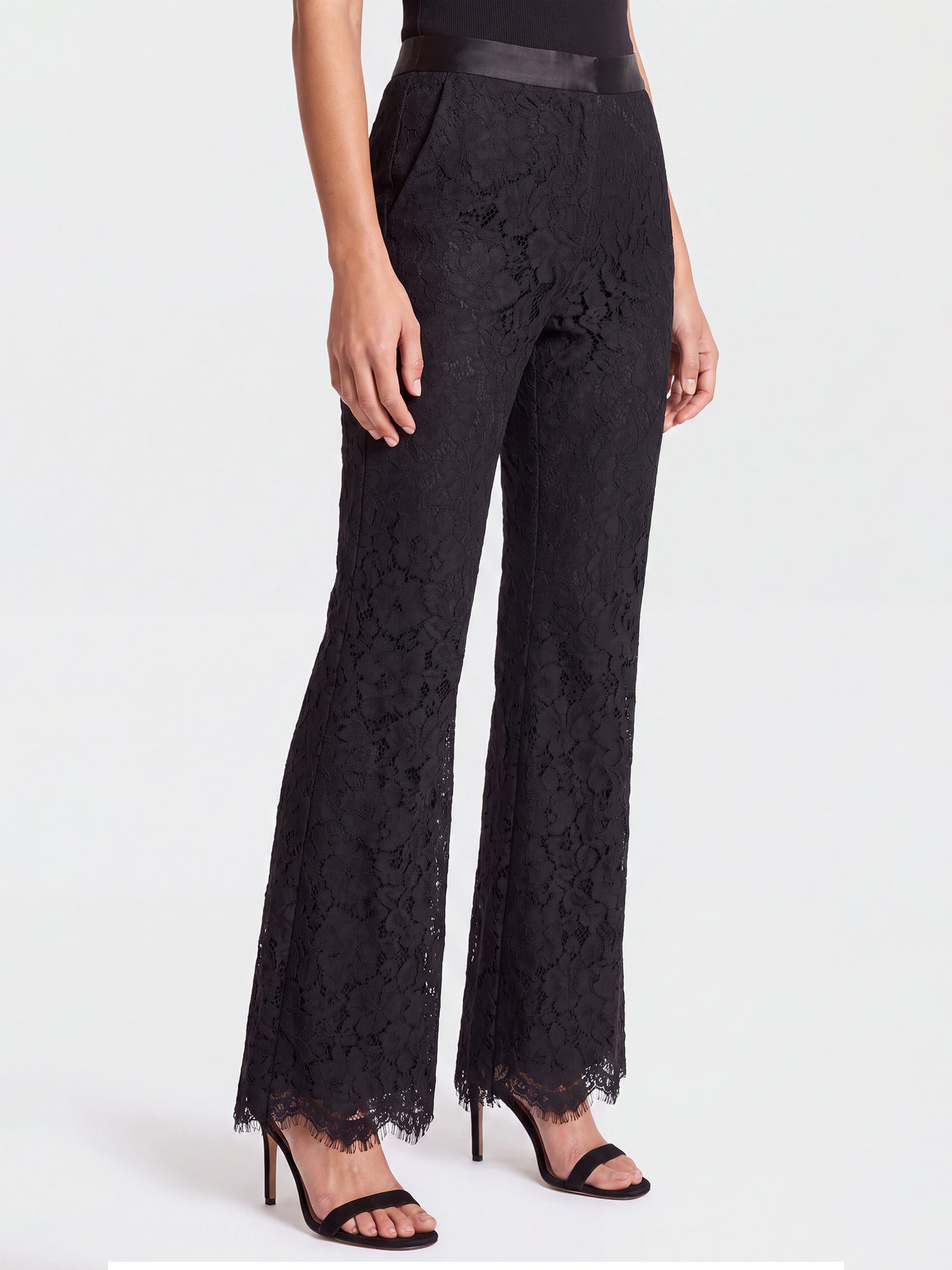 Spitzenhose mit Bootcut | schwarz