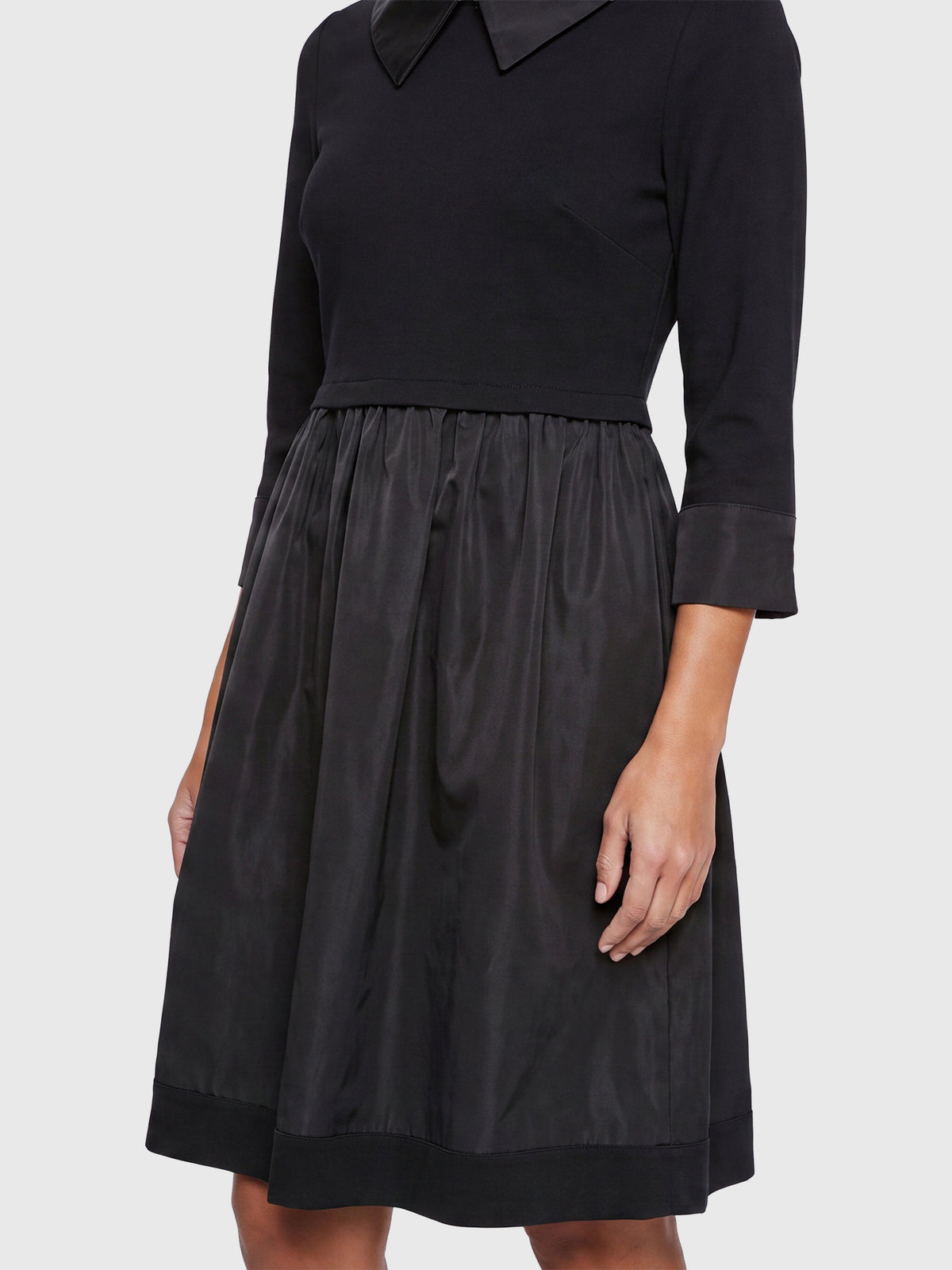 APART Kleid im Materialmix mit Hemdblusenkragen | schwarz