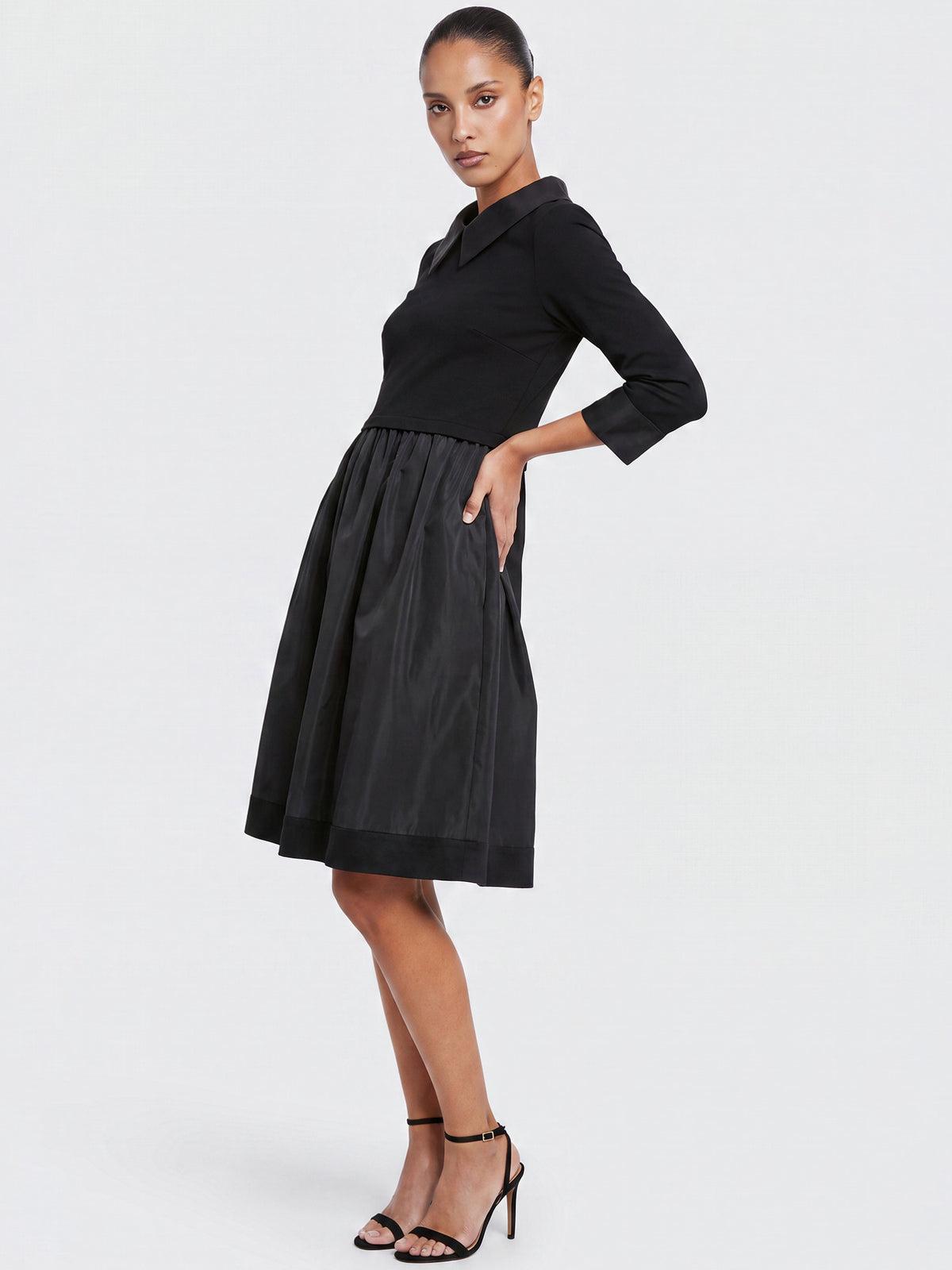 APART Kleid im Materialmix mit Hemdblusenkragen | schwarz