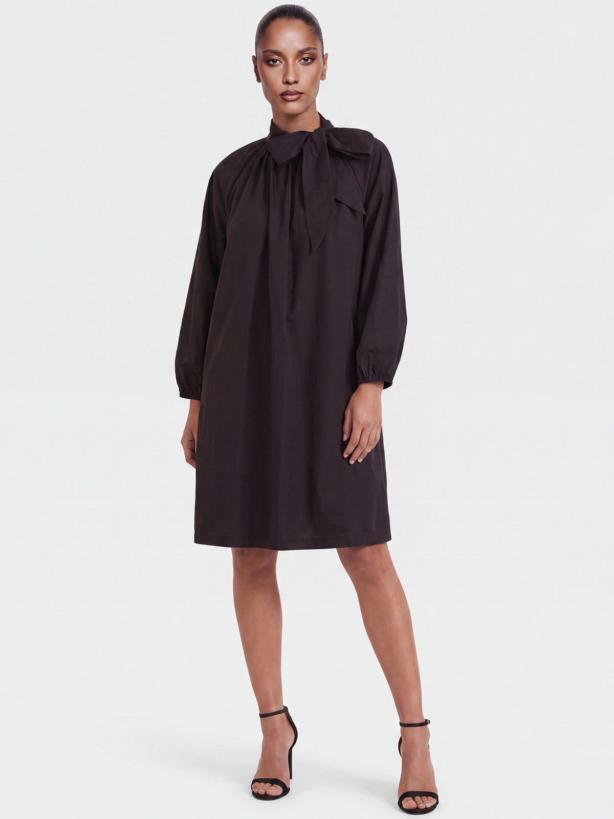 APART Oversized Taftkleid mit Bindekragen | schwarz