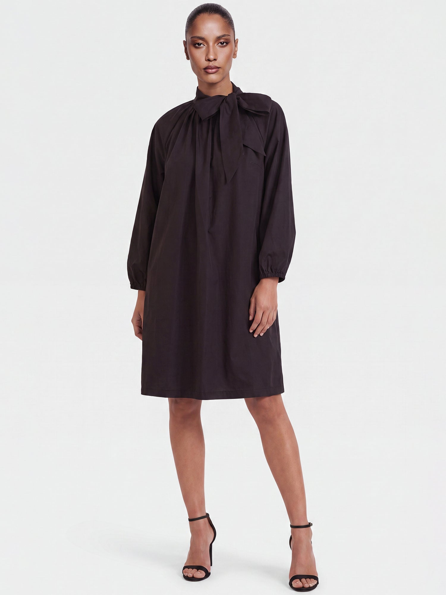 APART Oversized Taftkleid mit Bindekragen | schwarz