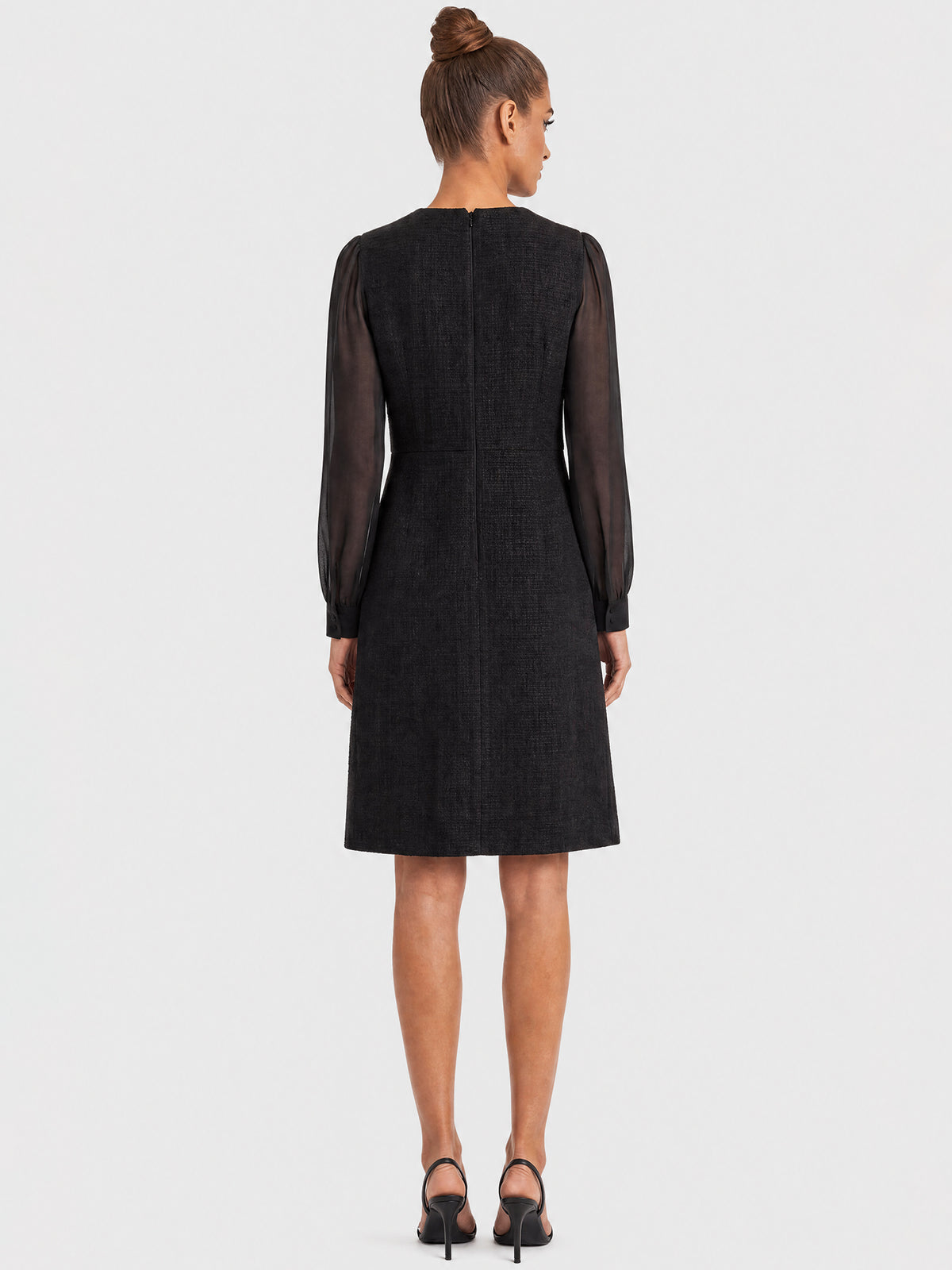 APART Bouclékleid mit Chiffonärmeln und Zierknopfleiste | schwarz