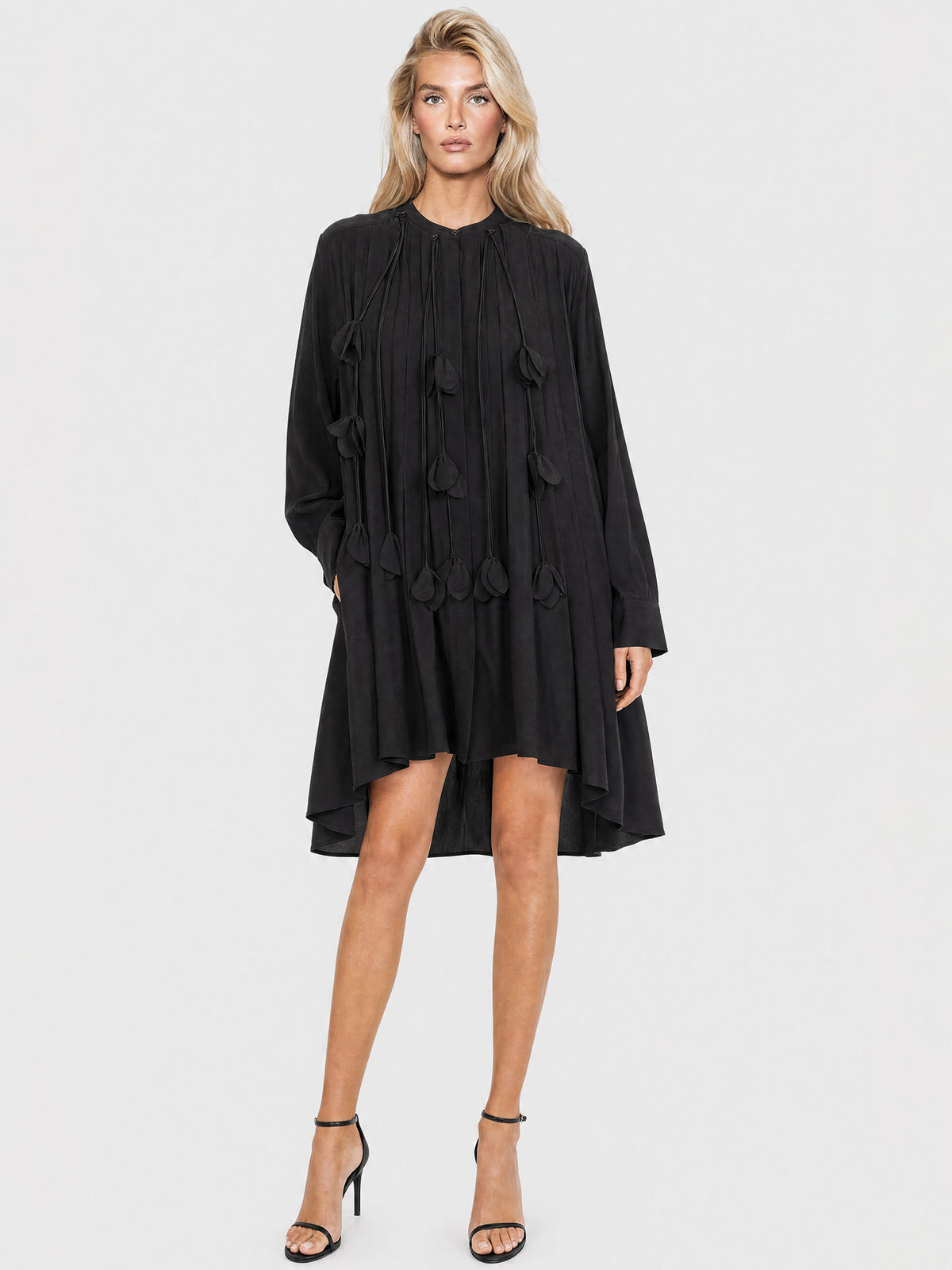 APART Oversized Kleid mit Organza-Blüten | schwarz