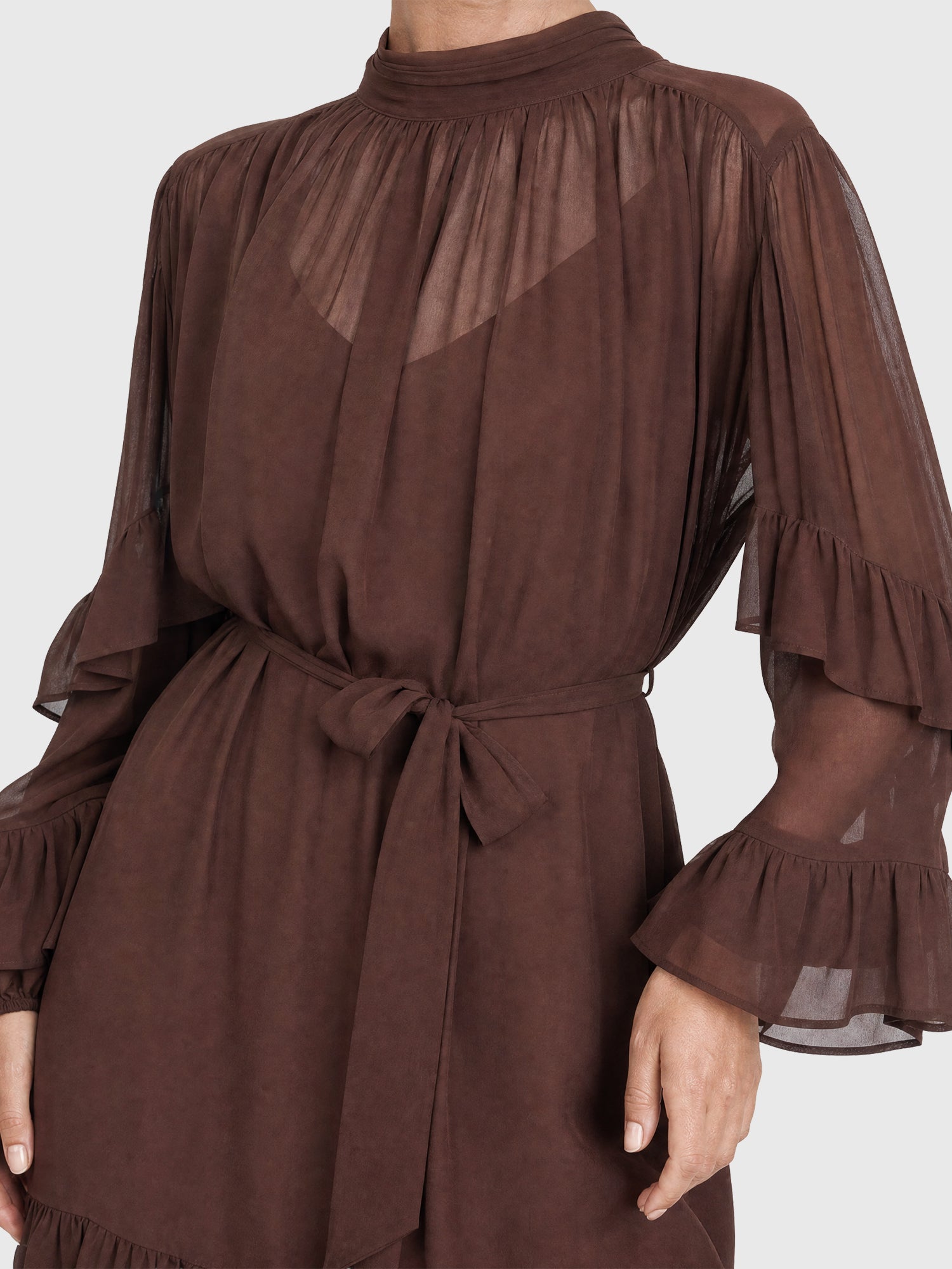 APART Oversized Chiffonkleid mit Rüschen | braun