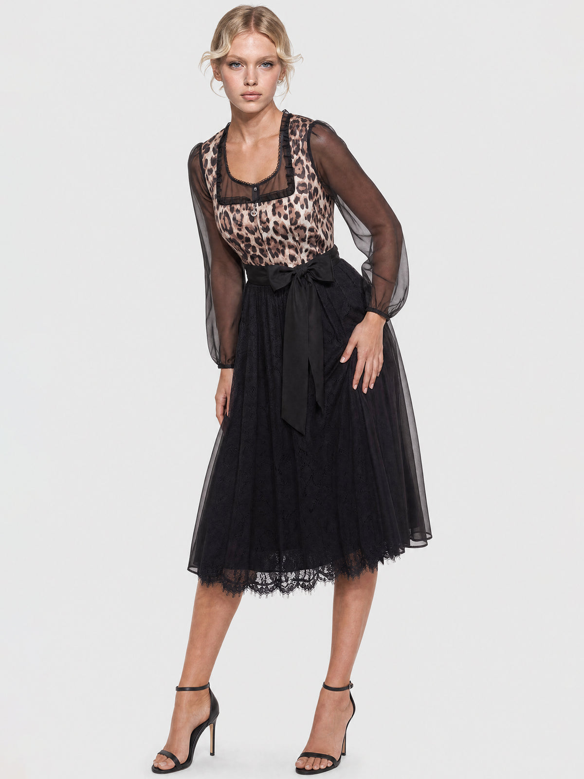 Dirndl-Bluse aus Organza mit Puffärmeln | schwarz