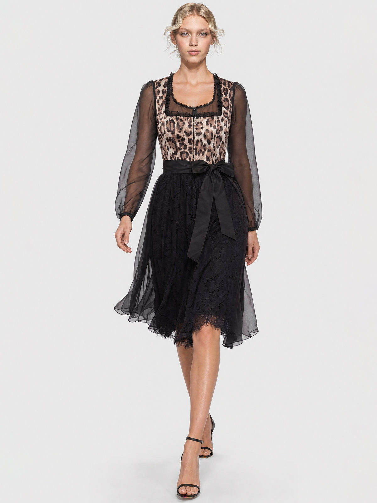 Dirndl-Bluse aus Organza mit Puffärmeln | schwarz