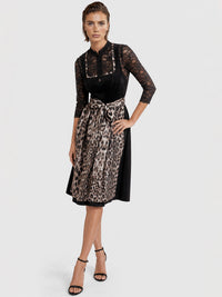 Dirndl-Bluse aus Spitze mit Stehkragen | schwarz