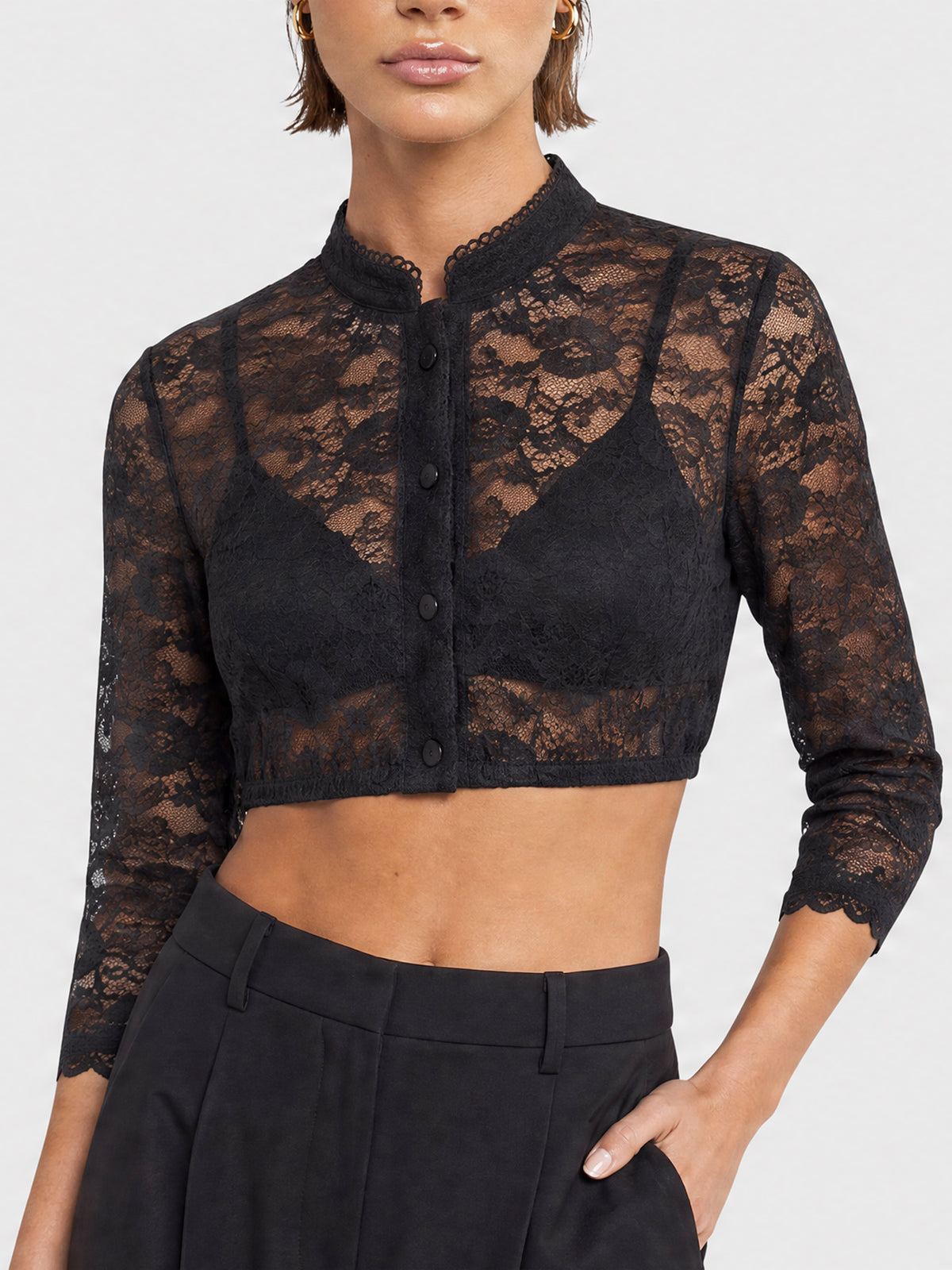 Dirndl-Bluse aus Spitze mit Stehkragen | schwarz