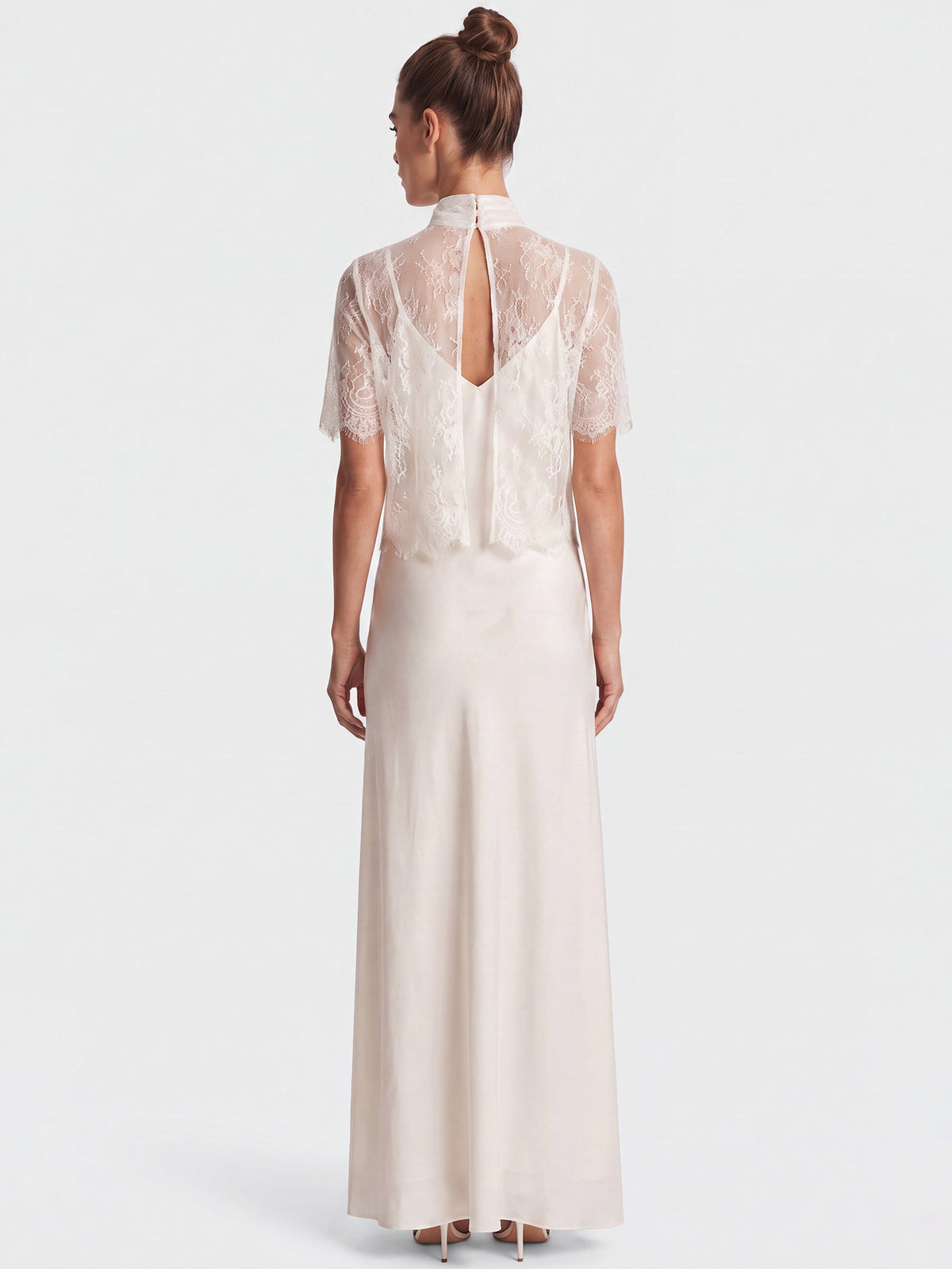 APART Langes Hochzeitskleid aus Satin mit Spitzenjäckchen | creme
