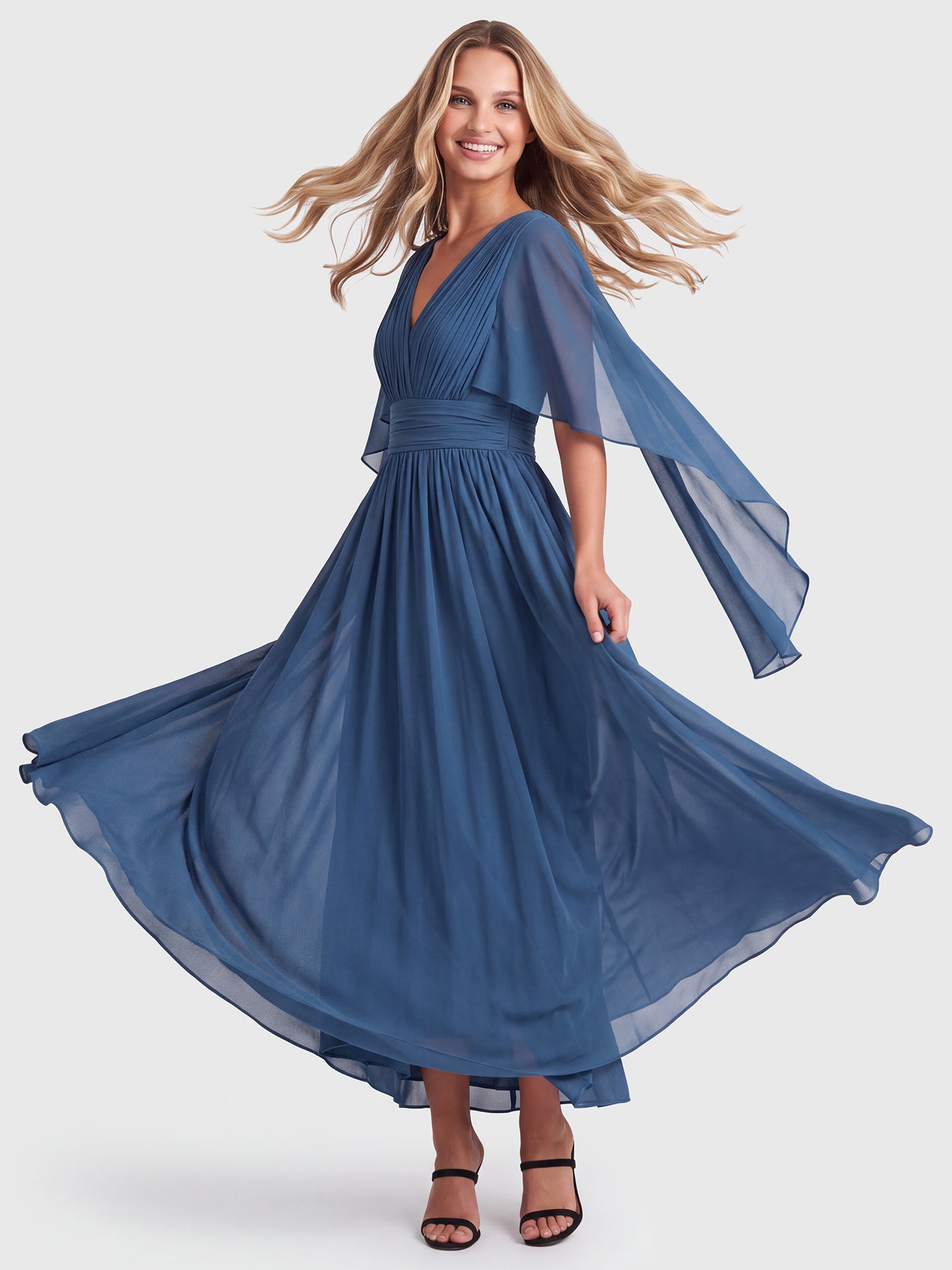 Abendkleid mit Drapierungen und Chiffonärmeln im Cape-Stil | petrol