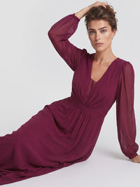 APART Langes Kleid aus Chiffon mit semitransparenten Ärmeln | weinrot