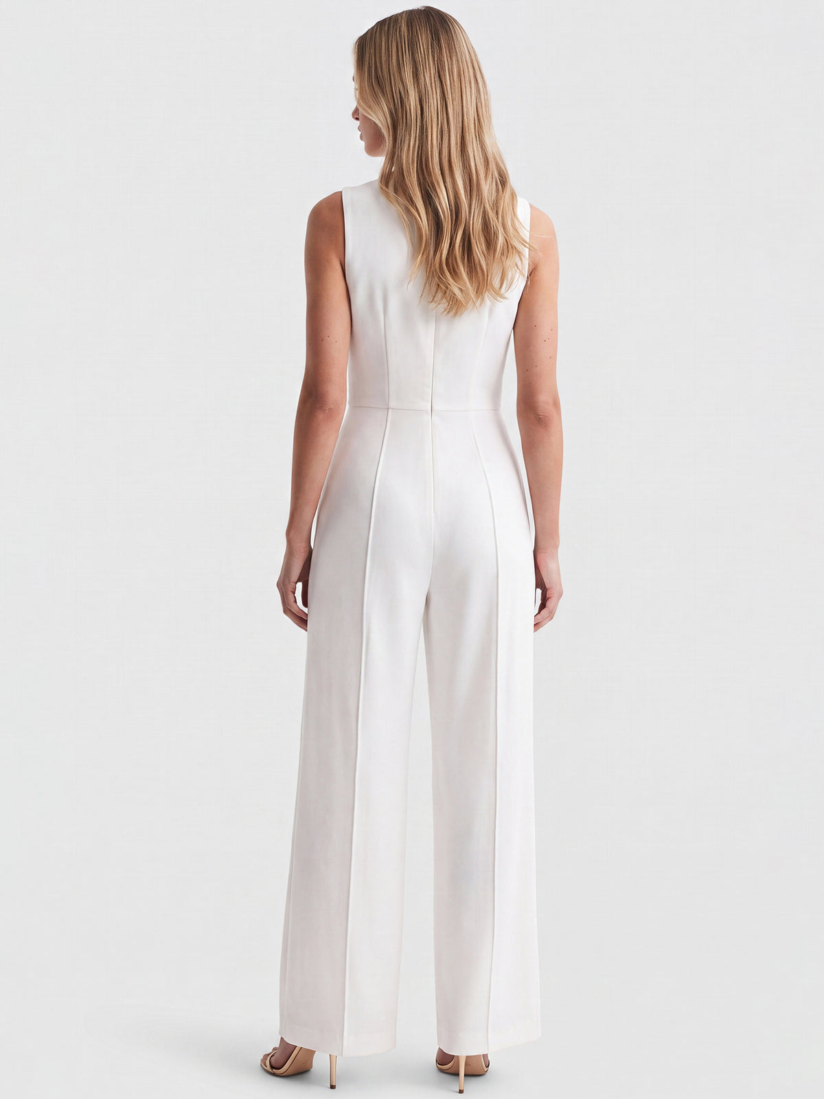 APART Ärmelloser Hochzeitsoverall mit Wickeloptik | creme