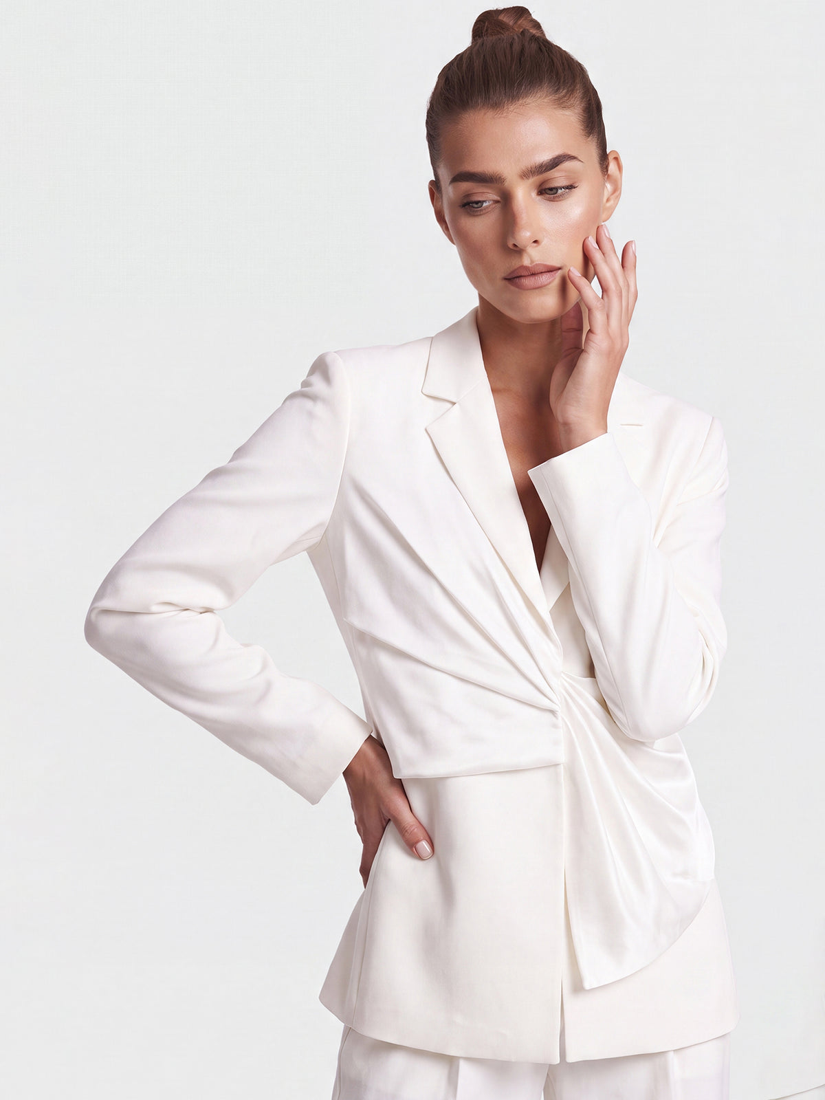 Blazer mit Satin-Drapierung | creme