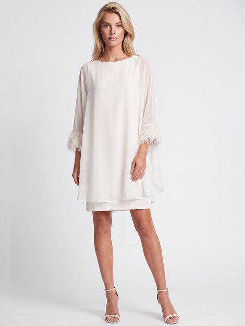 APART Jerseykleid mit asymmetrischem Chiffon-Cape und Fransen | creme image 1