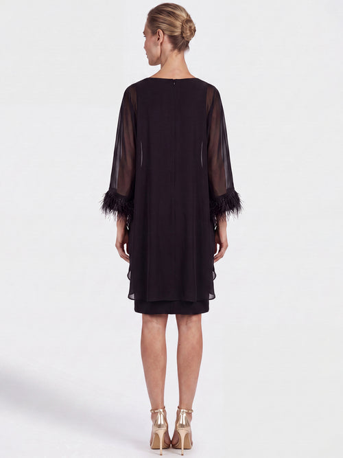 APART Jerseykleid mit asymmetrischem Chiffon-Cape und Fransen | schwarz image 1