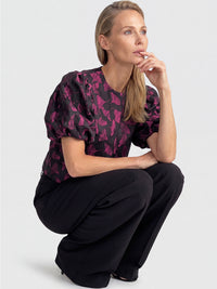 Jacquard-Blazer im Blusen-Stil mit Puffärmeln | schwarz-weinrot