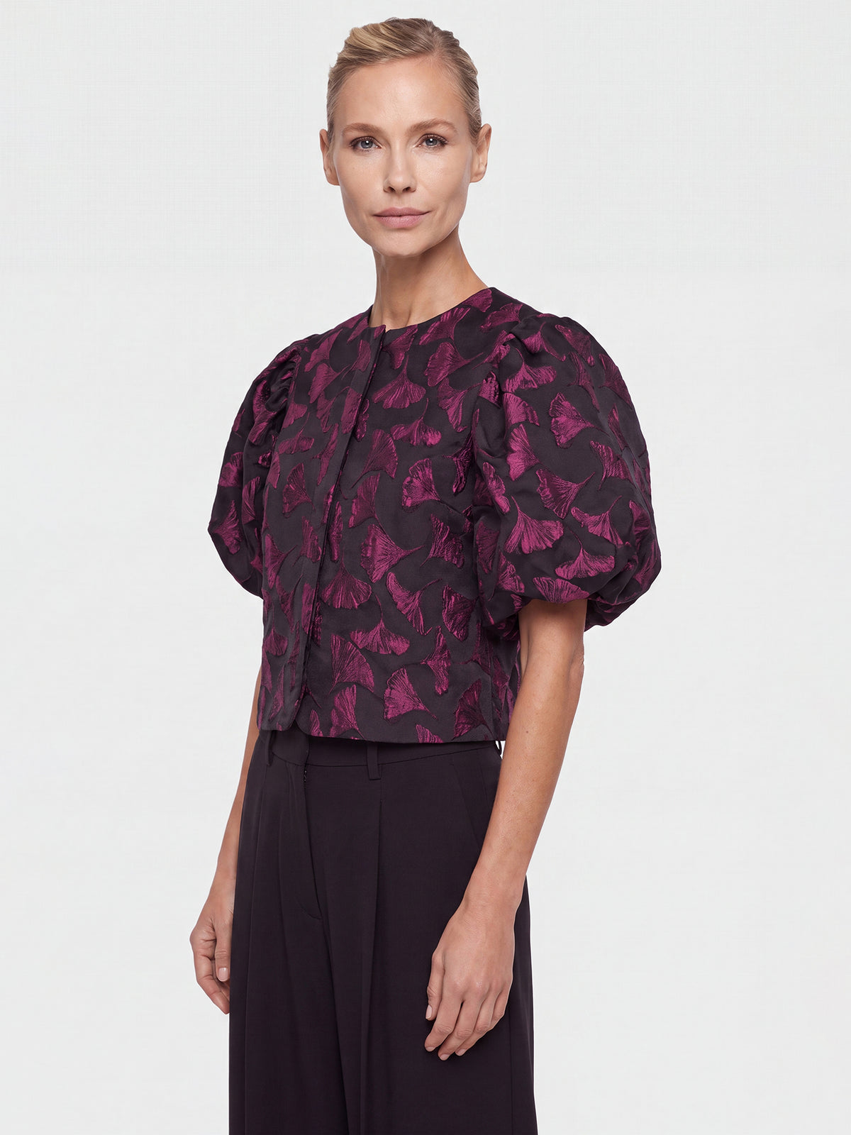Jacquard-Blazer im Blusen-Stil mit Puffärmeln | schwarz-weinrot