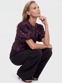 Jacquard-Blazer im Blusen-Stil mit Puffärmeln | schwarz-weinrot