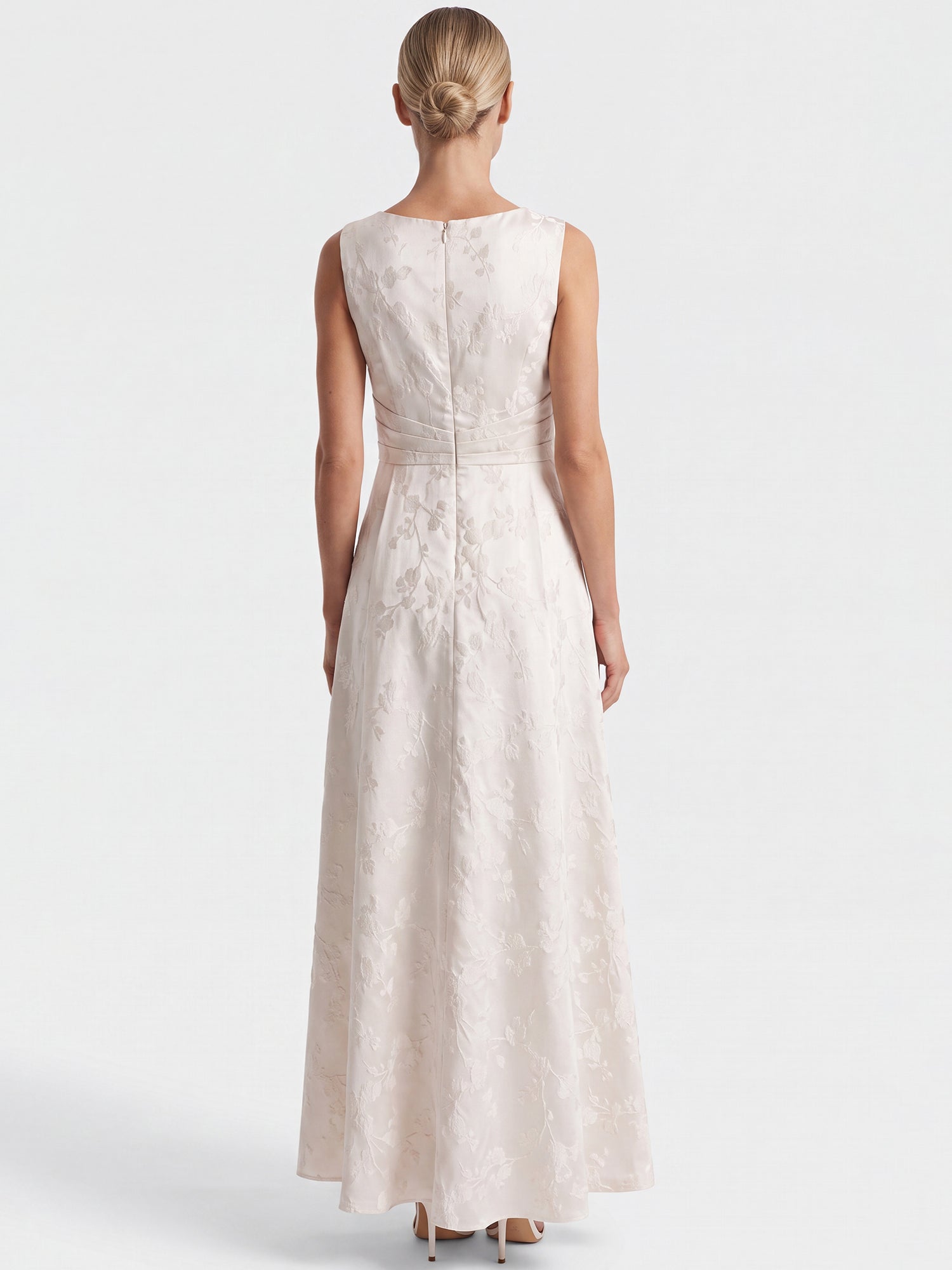 APART Langes Jacquardkleid mit Blütendessin | creme