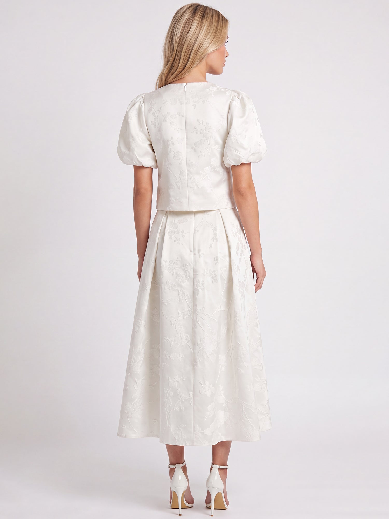 Weitschwingender Rock aus Jacquard mit Blütendessin | creme