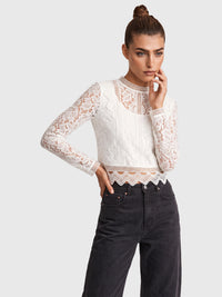 Spitzenshirt mit dekorativen Spitzenbändern | creme