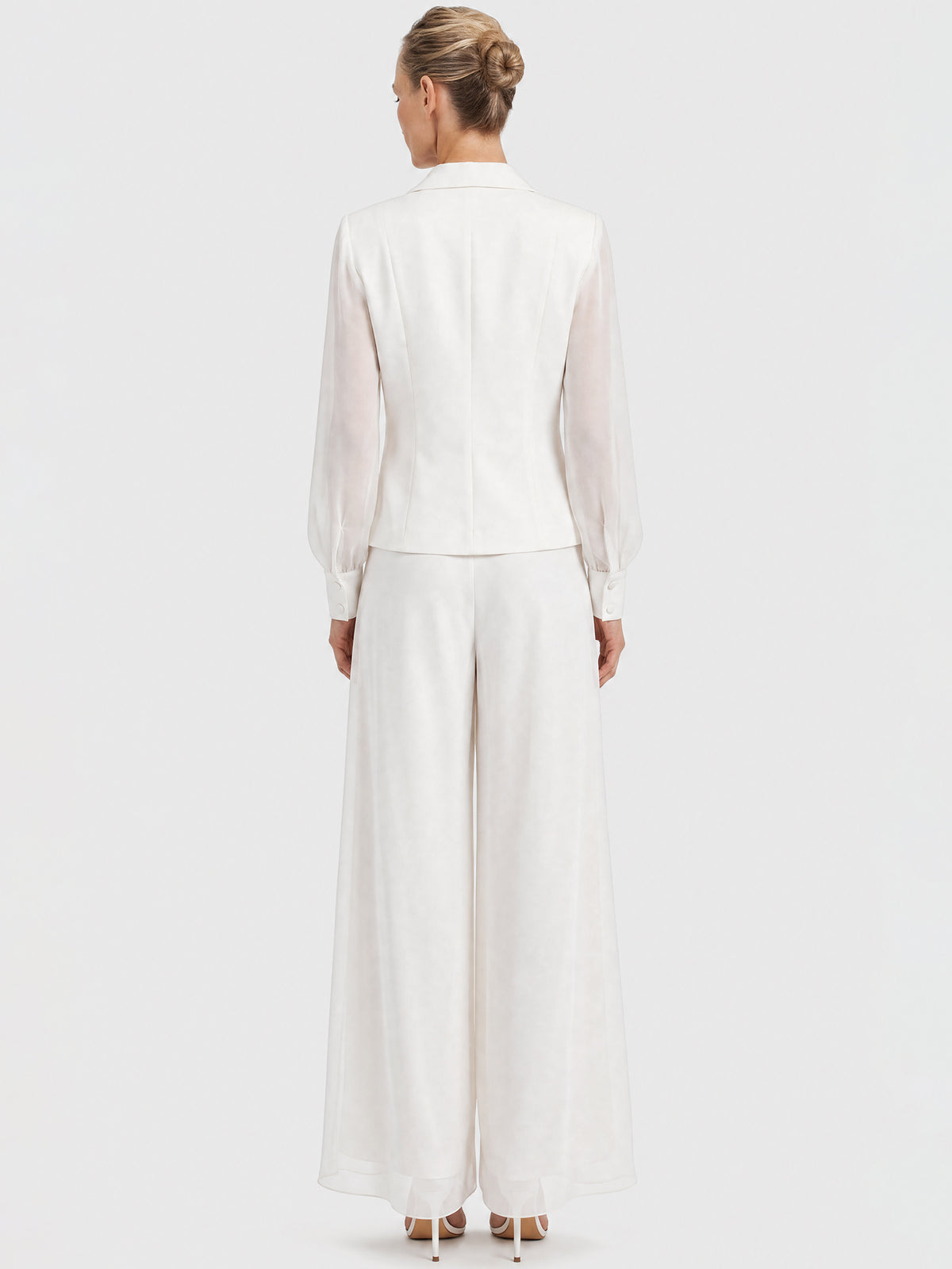 Taillierter Blazer mit Chiffonärmeln | creme