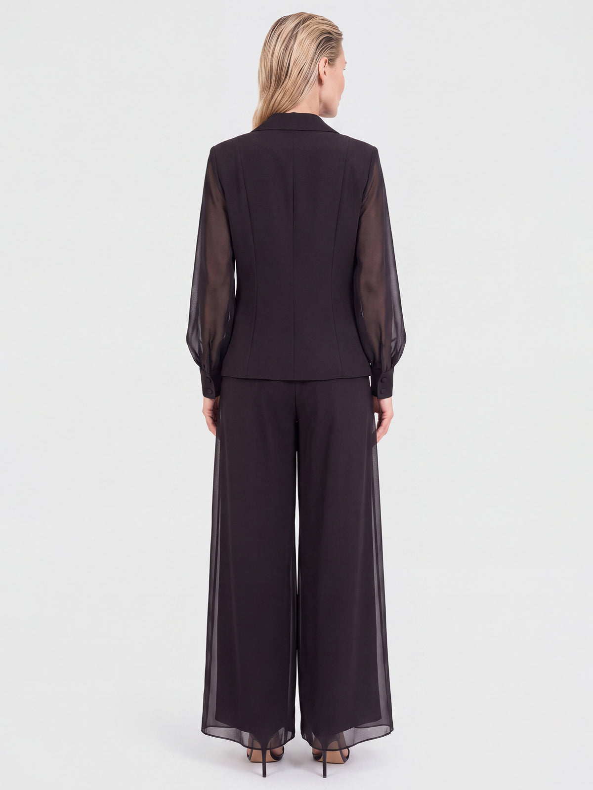 Taillierter Blazer mit Chiffonärmeln | schwarz