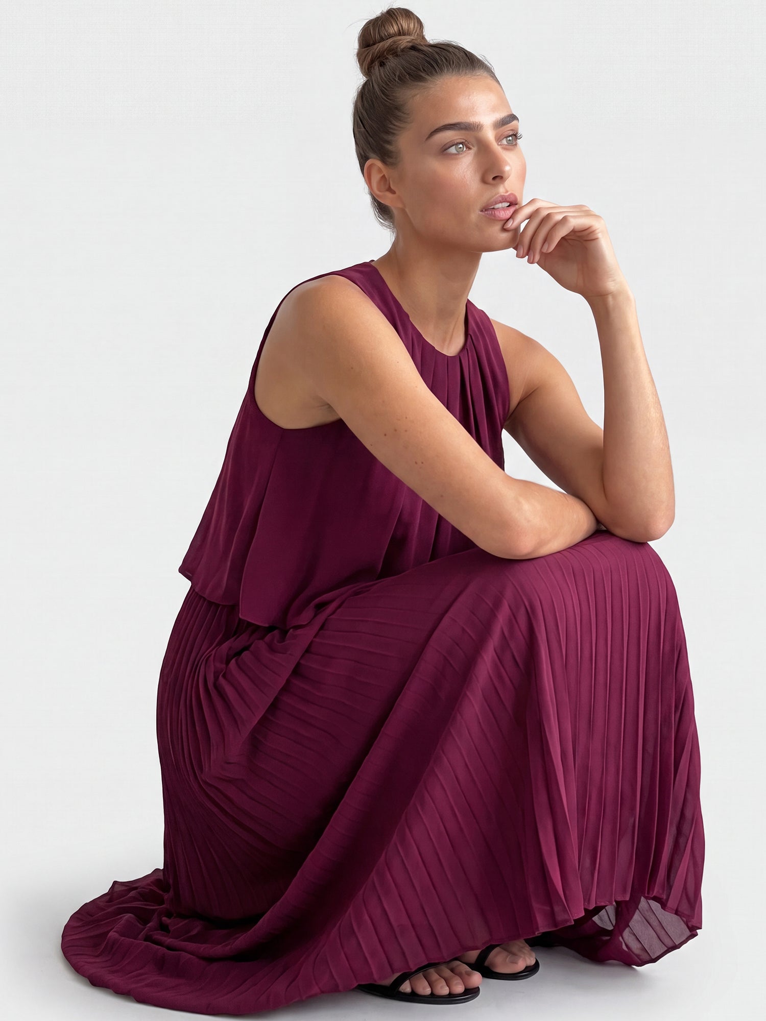 APART Ärmelloses Chiffonkleid mit Plisseerock | weinrot