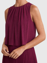 APART Ärmelloses Chiffonkleid mit Plisseerock | weinrot