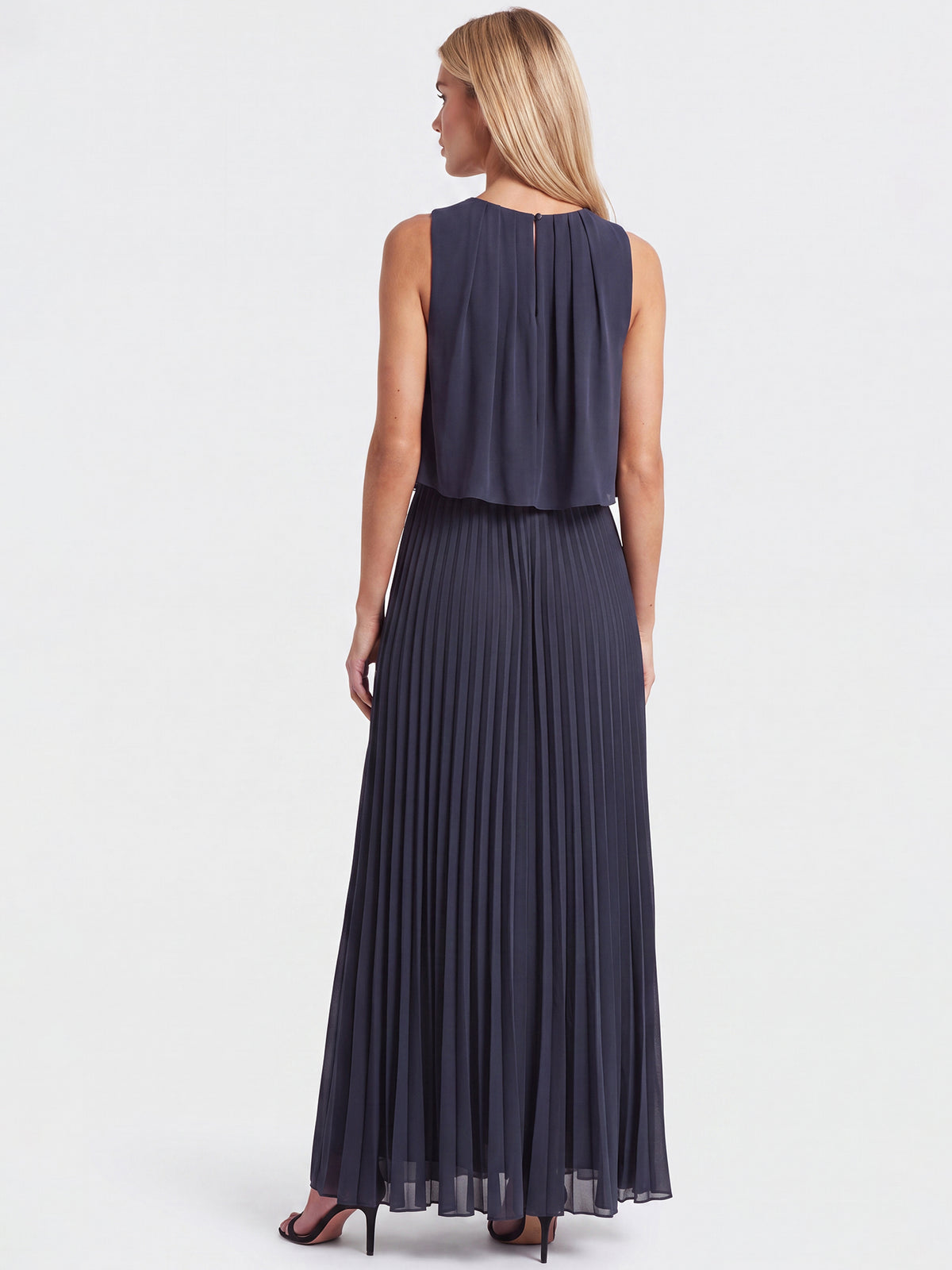 APART Ärmelloses Chiffonkleid mit Plisseerock | nachtblau