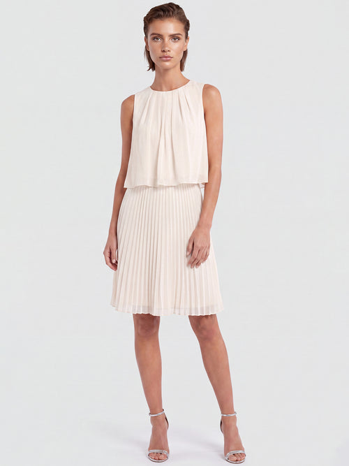 APART Plisseekleid mit Chiffon-Overlay | creme image 1