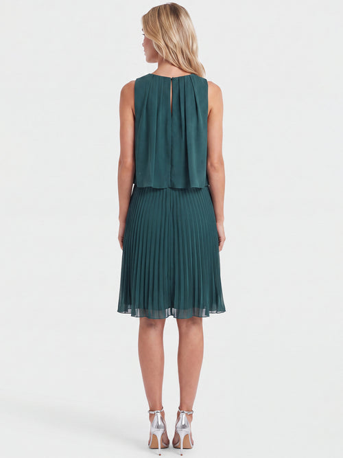 APART Plisseekleid mit Chiffon-Overlay | emerald image 1